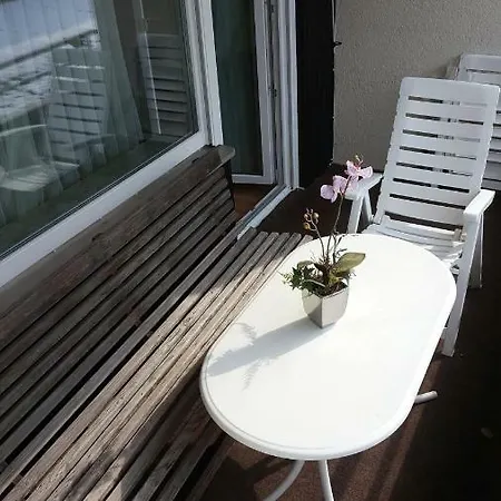 The Pony House * لينزكريش
